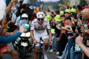Pogacar considered withdrawing from ‘stressful’ Tour de France due to knee injury – TNT Sports