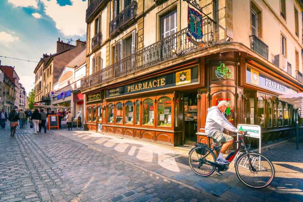 France’s Cheapest City: Discover Mediterranean Beaches & Picturesque Old Town – Travel Off Path