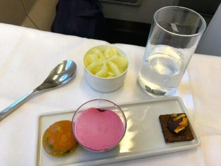 Air France unveils new desserts created by Yann Couvreur for its long-haul Business cabin – Airfrance Corporate