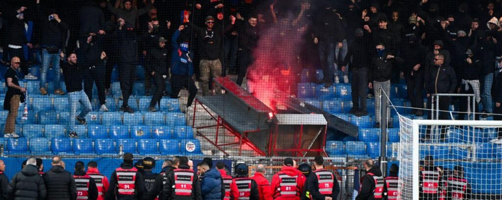 Ligue 1 game abandoned due to fan riot in stands – ESPN