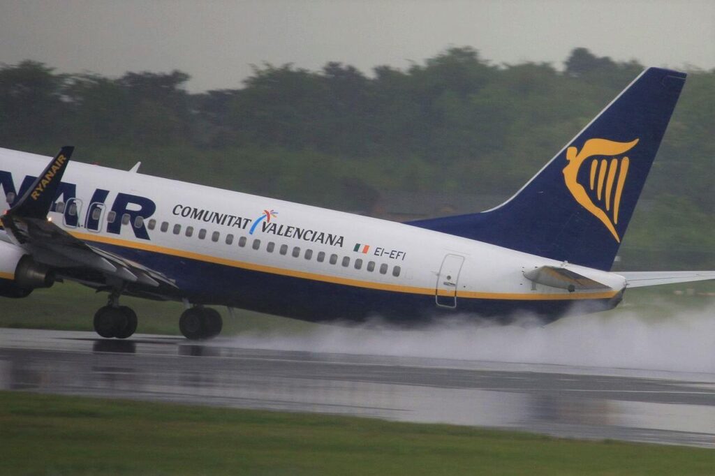 Police statement as man faces prison after Ryanair flight forced to emergency land in France – The Tab