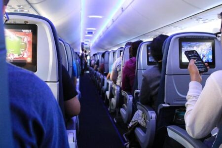 A Complete Review of Air France’s 777-300ER Economy Class Experience Review: Air France 777-300ER Economy Class – Live and Let’s Fly
