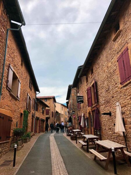 Discover the Charming Italian Village Hidden Just 35 Minutes from Nantes – Locals Call It “Little Tuscany This Italian village is hiding in France (locals call it “Little Tuscany” just 35 minutes from Nantes) – Journée Mondiale