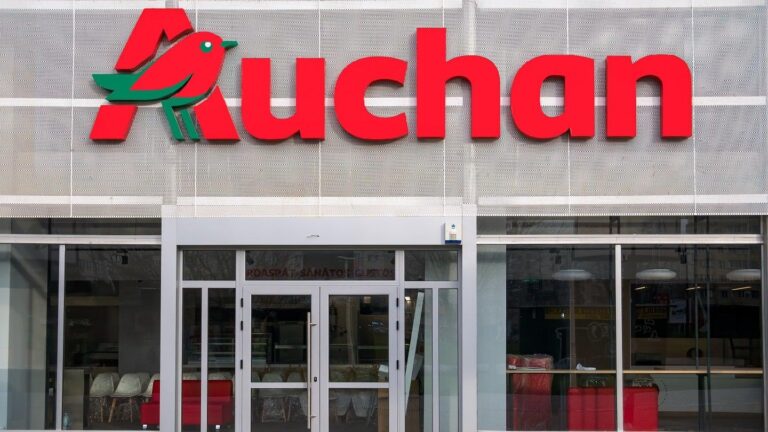 French Supermarket Giant Auchan to Slash Over 700 Jobs in Spain  Auchan to Cut More Than 700 Jobs in Spain Amid Restructuring Efforts French supermarket group Auchan to cut over 700 jobs in Spain – Reuters
