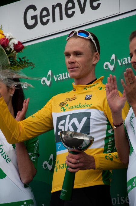 Chris Froome: Four-time Tour de France winner leaves hospital – BBC