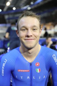 Jonathan Milan wins wet Tour de France Singapore Criterium – Yahoo