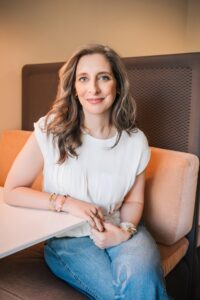 Romance author Kate Clayborn heads to France in ‘The Paris Match,’ see the cover – Entertainment Weekly