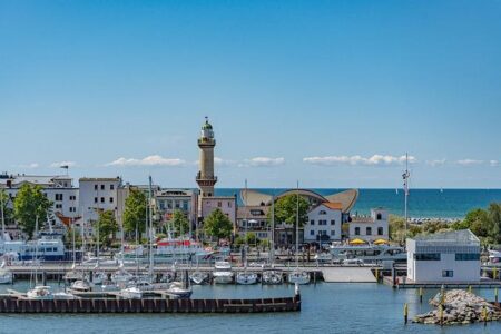 HSBC’s Bullish Outlook, France Business Tax Hike, Europe’s Solar Boom Woes – Bloomberg.com