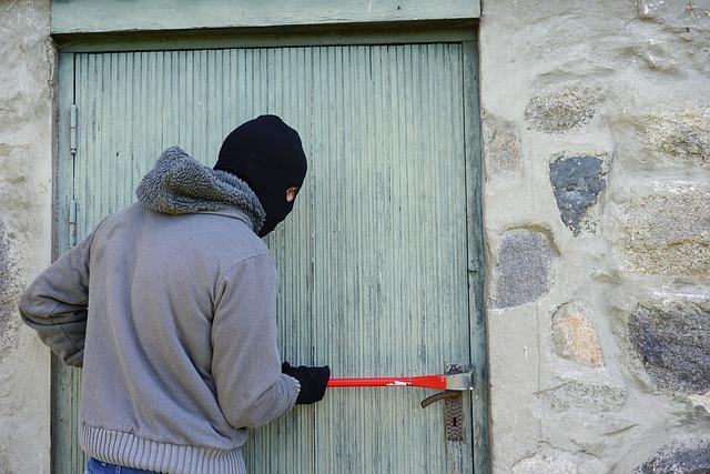 Burglaries: Which French Cities and Towns Are Most and Least Affected? Burglaries: the French cities and towns most – and least – affected – The Connexion