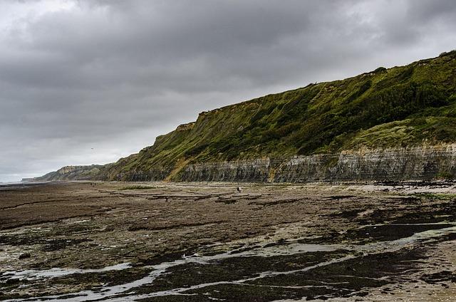 Fitch downgrades France’s credit rating amid political crisis – Euronews.com