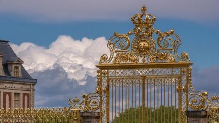 How to Plan a Day Trip to the Palace of Versailles—France’s Most Magnificent Royal Landmark – Travel + Leisure