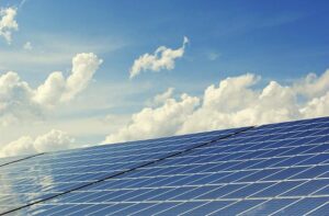Business – Can solar cars become mainstream? – France 24