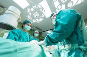 In emergency rooms, AI supports doctors treating severe trauma patients – Le Monde.fr