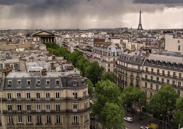A Chance Encounter on a Rainy Day in Paris A Chance Encounter in Rainy Paris – France Today