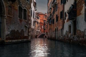 French Waterways adds auto, helicopter tours to canal cruise – Travel Weekly