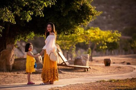Hrithik Roshan’s Mother’s Day Post Has France, Tree, And A Saba Azad Connection – NDTV