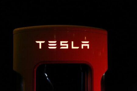 New V4 Tesla Supercharging Station Emerges In France – InsideEVs