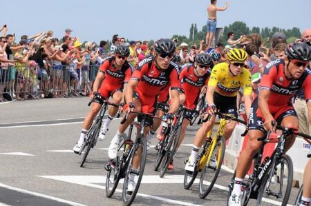 Extra clothing checks at Tour de France Femmes after reports riders may be padding bras for aero gains – Cyclingnews