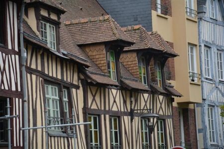 France Rouen fire kills 13 at birthday party – BBC