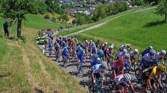 A Cobbled Tour Stage: Even More Nerve-Wracking and Dangerous Than Roubaix ‘A cobbled Tour stage is way more nervous than Roubaix… it’ll be much more dangerous’ – Cycling Weekly