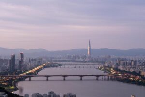 Han River’s ‘Bird,’ Captivated Avignon, Comes to Seoul in October – 매일경제