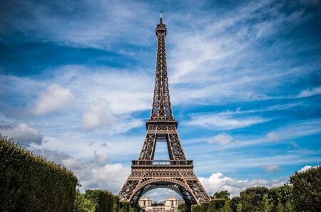 Eiffel Tower closed in row over women removed for Hindu group – Le Monde.fr