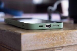 France is banning mobile phones in schools – weforum.org