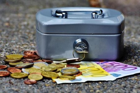 Euro remains depressed as German politics, France’s debt offset strong PMI figures – Mitrade