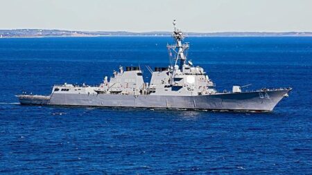 USS Paul Ignatius (DDG 117) arrives in Toulon Naval Base, France [Image 5 of 6] – DVIDS