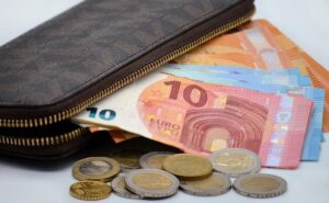 Cost-of-living demonstrations to grip pre-election France – Macau Business