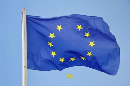 It’s Not Just France. Europe’s Political Center Is Crumbling. – The New York Times