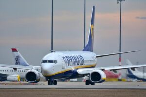 Ryanair flight FR5448 to Nantes is declaring an emergency due to low fuel – airlive