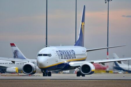 Ryanair flight FR5448 to Nantes is declaring an emergency due to low fuel – airlive Ryanair flight FR5448 to Nantes is declaring an emergency due to low fuel – airlive