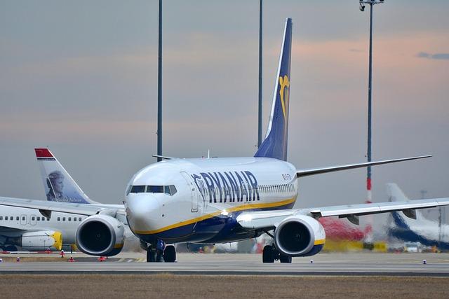 Ryanair flight FR5448 to Nantes is declaring an emergency due to low fuel – airlive Ryanair flight FR5448 to Nantes is declaring an emergency due to low fuel – airlive